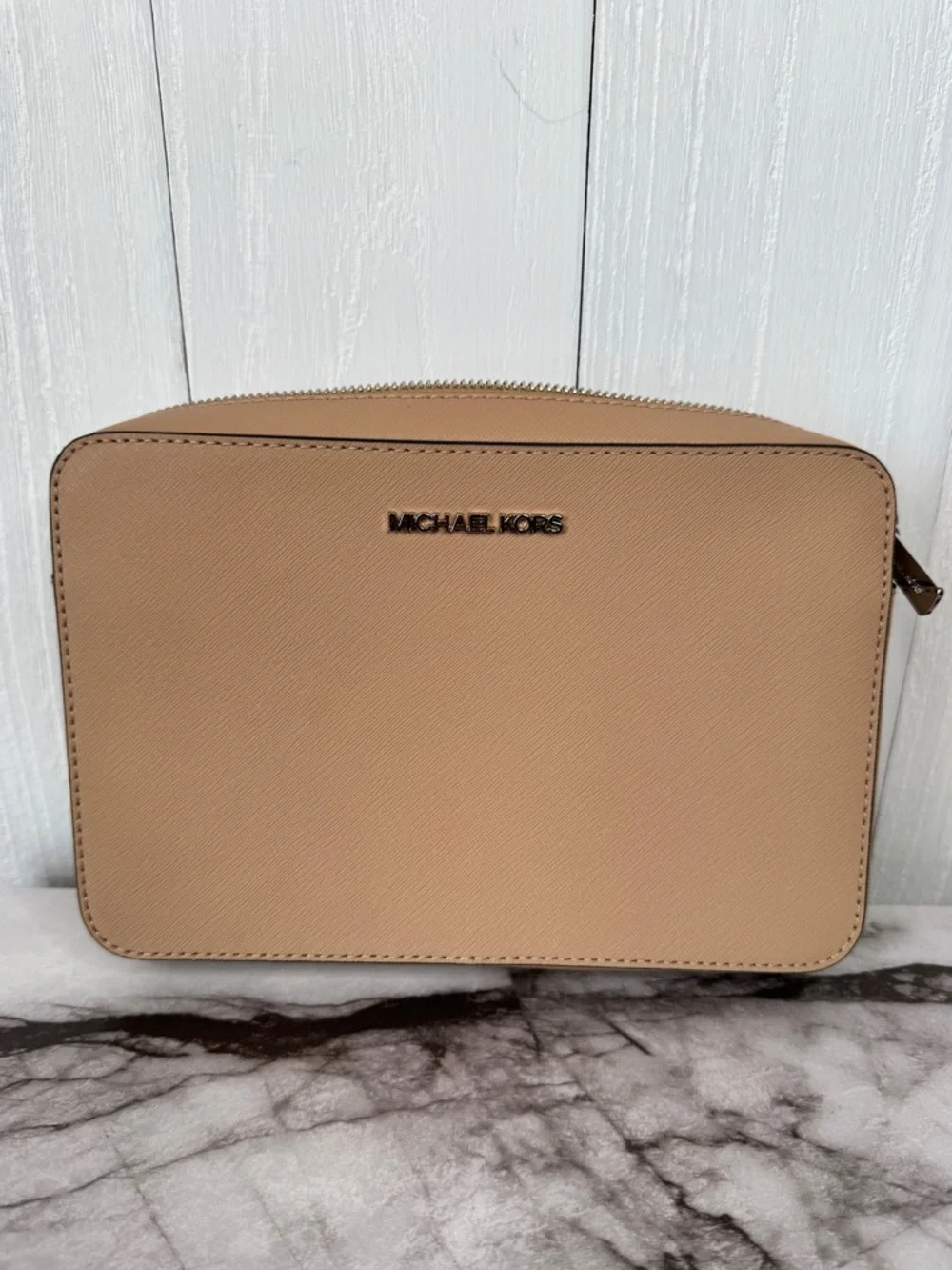 Michael Kors Jet Set Tan Leather Crossbody with Chain Strap - Picture 3 of 14